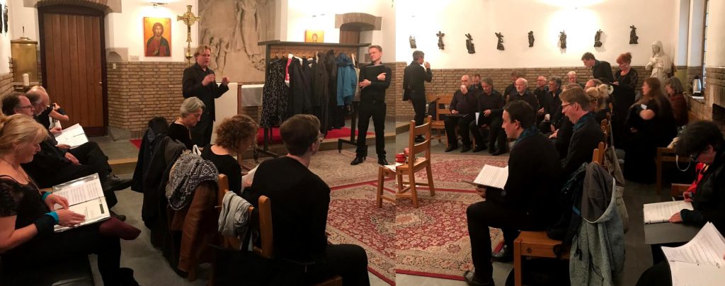 voorbereiding, kamerkoor Lux o.l.v. Raoul Boesten, concert Baltische Zomer, 18 mei 2019, Den haag.